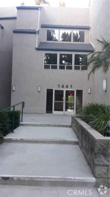 Building Photo - 1441 Brett Pl