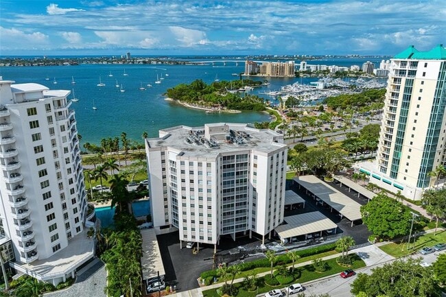 Building Photo - 435 S Gulfstream Ave
