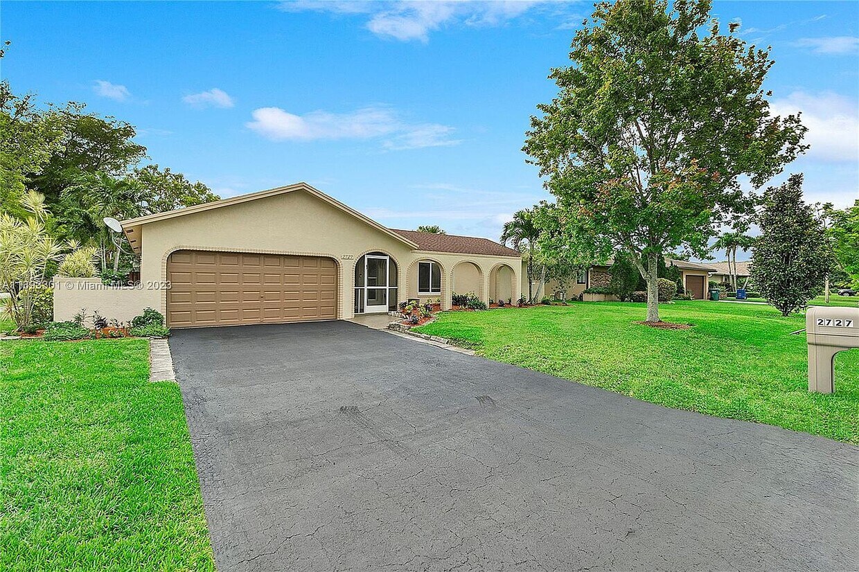 2727 NW 98th Way, Coral Springs, FL 33065 House Rental in Coral