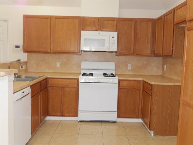 Building Photo - 16327 Bettong Ct
