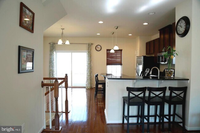Foto del edificio - 7517 Hearthside Way