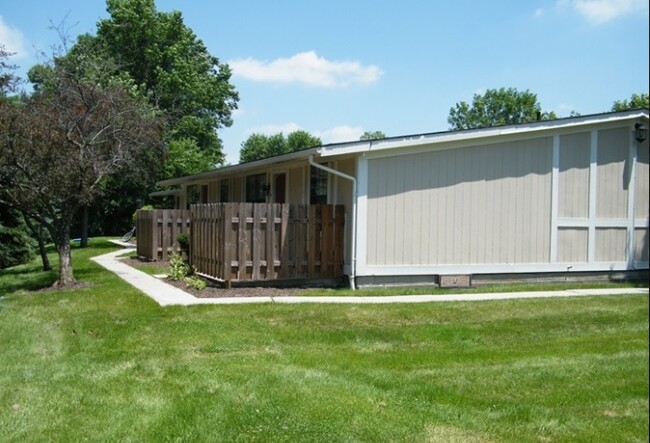 Building Photo - 200 Greenwood Blvd