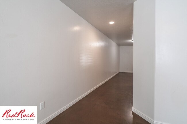 Foto del edificio - 3 Bedroom Two-Story Home Near Scenic Trails