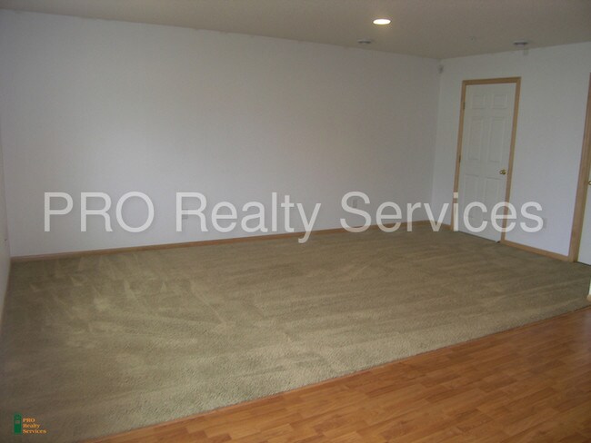 Building Photo - 8104 Pleasant View Dr NE