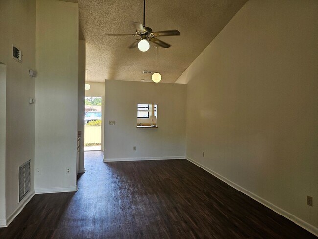 Foto del edificio - 2/2 - Jefferson Avenue - Newly updated