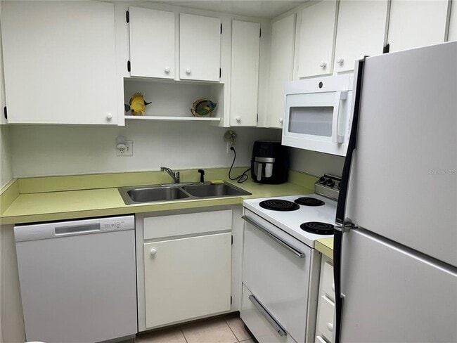 Foto del edificio - 612 Bird Bay Dr W
