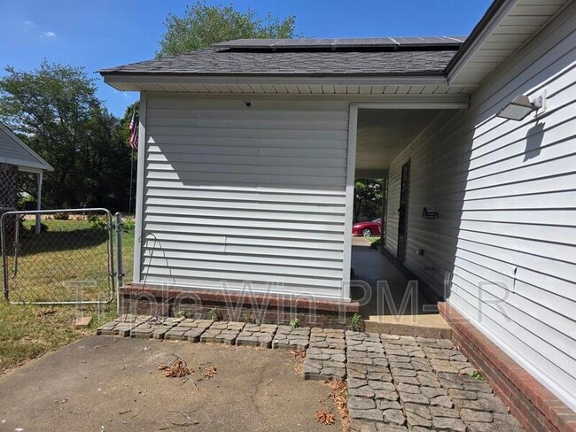 Building Photo - 113 Northfield Dr