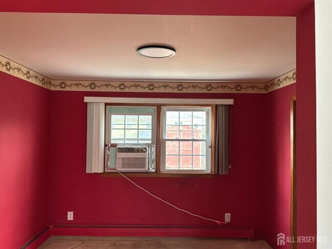 Foto del edificio - 8 Montclair Ave