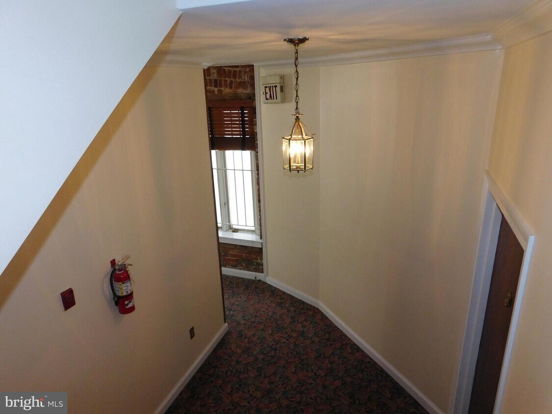Primary Photo - 2120 N St NW