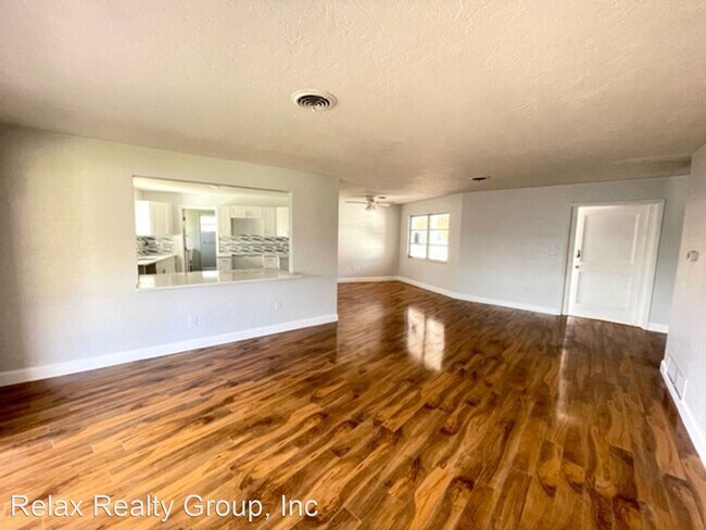 Building Photo - 2 br, 2 bath House - 6623 Bluewater Ave