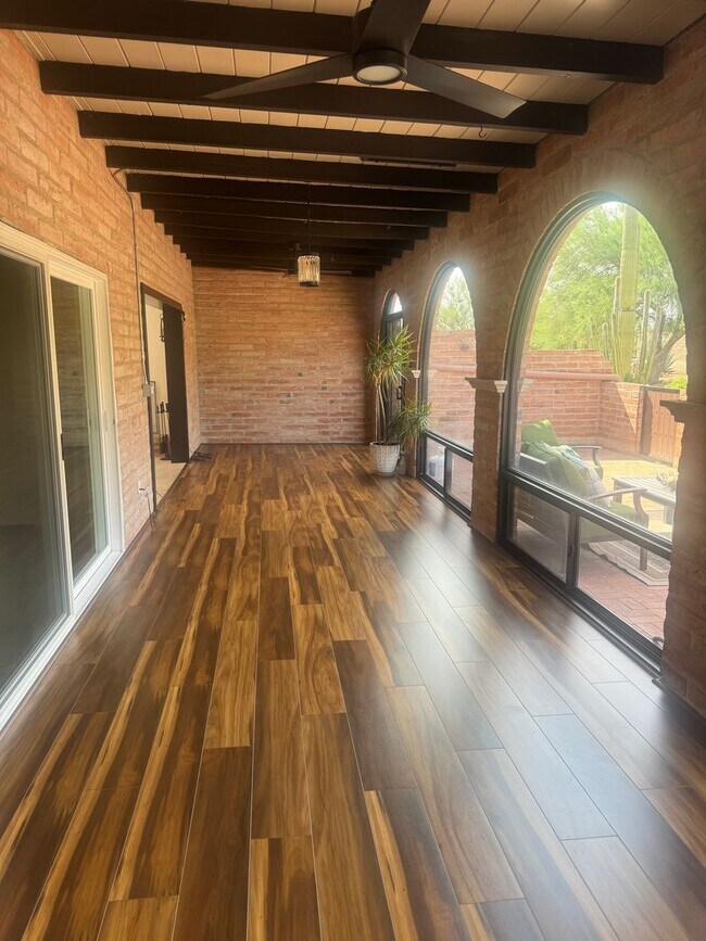 Building Photo - Sophisticated Catalina Foothills Sanctuary: Premium 3-Bedroom Townhome with 2-Car Garage