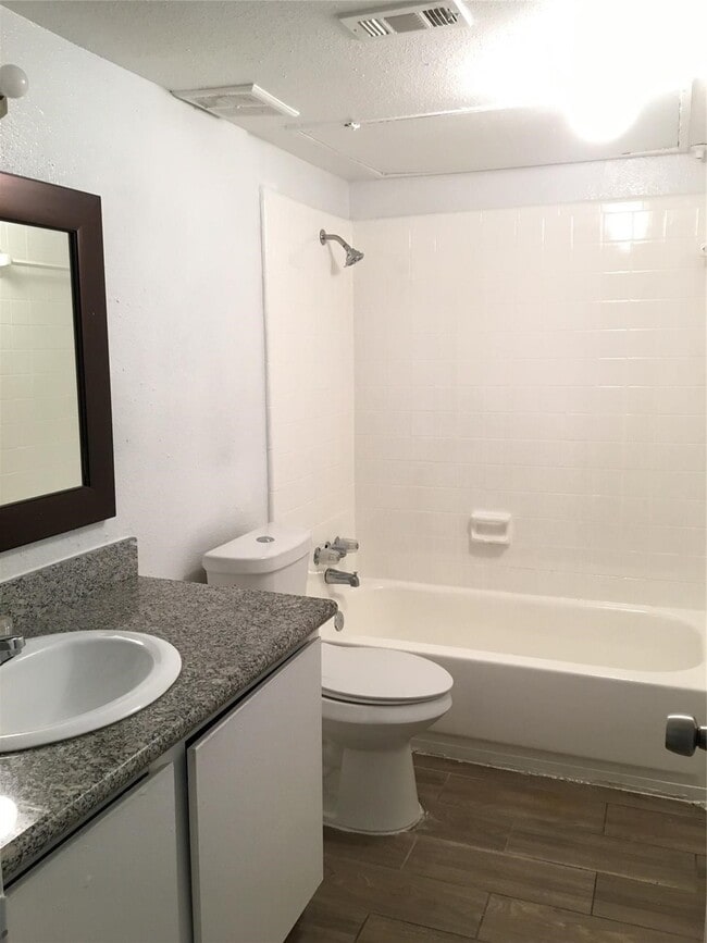 Foto del edificio - 6200 W Tidwell Rd