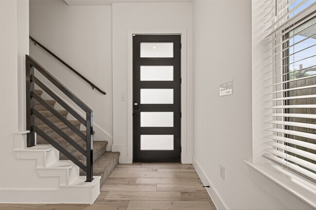 Foto del edificio - 5206 Firnat St