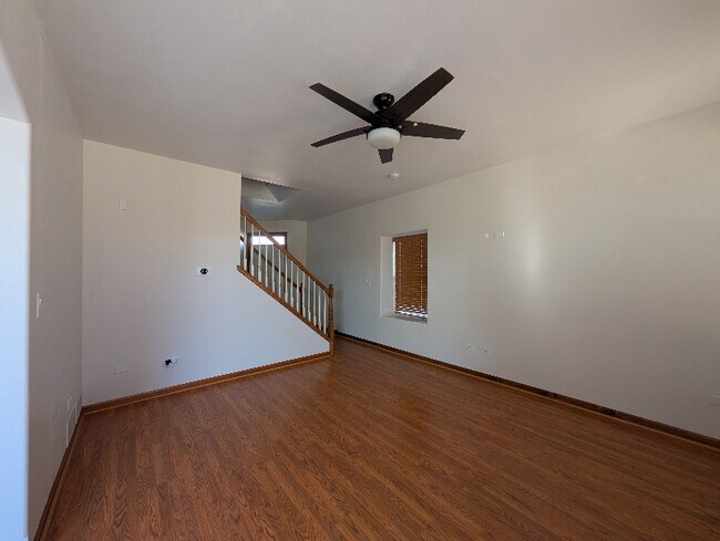 Foto del edificio - 559 Goodwin Dr