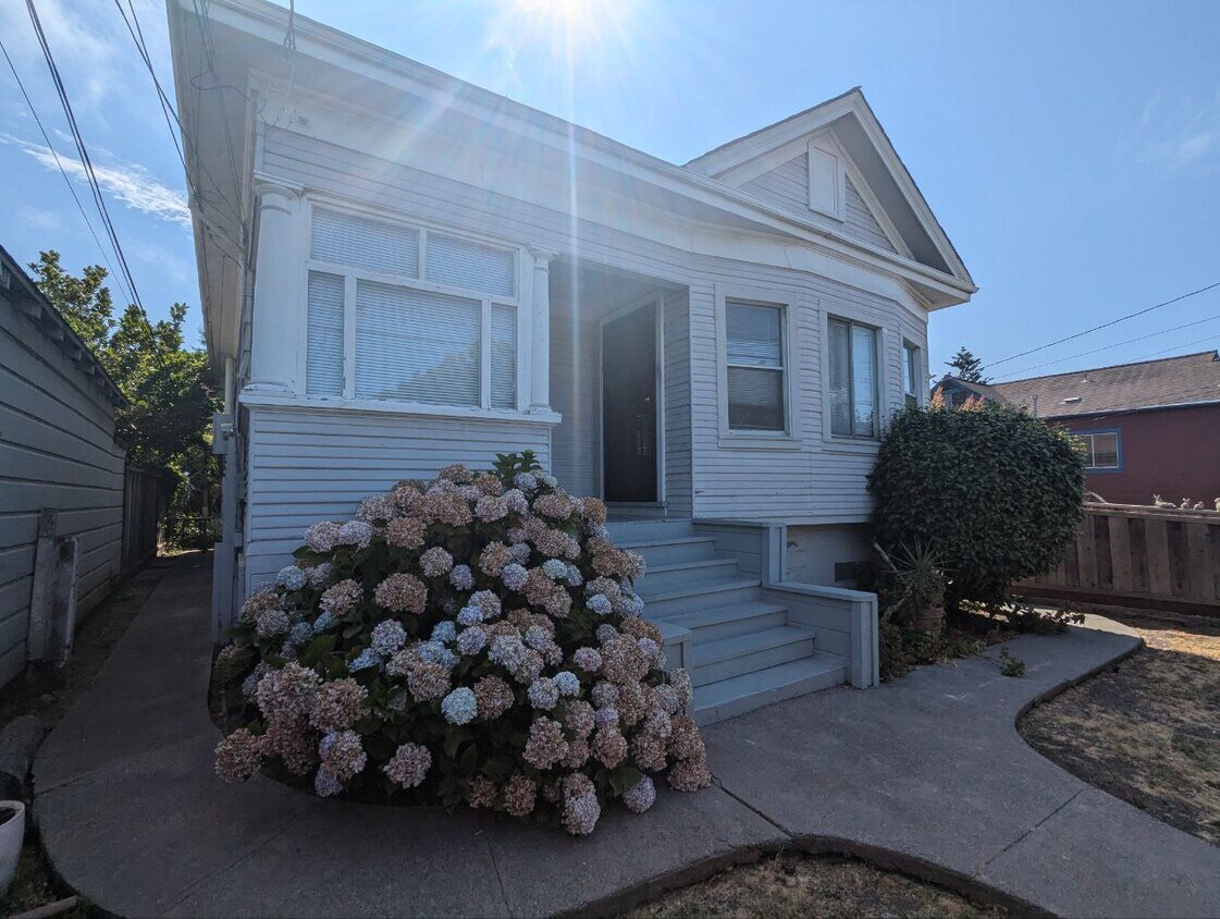 Primary Photo - 2417 Eighth St