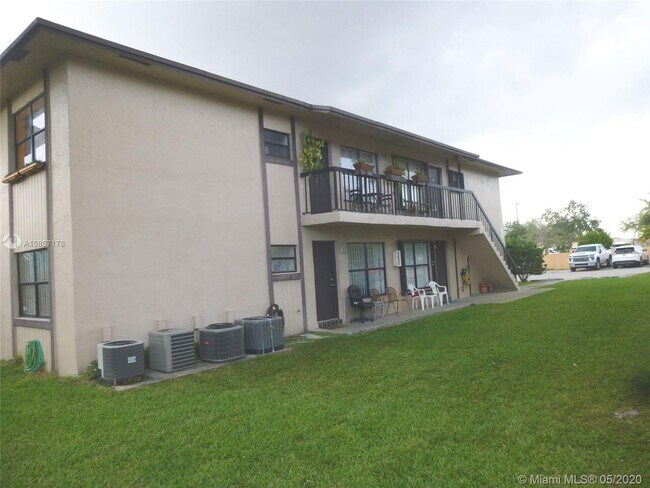 Building Photo - 2715 W 66th St