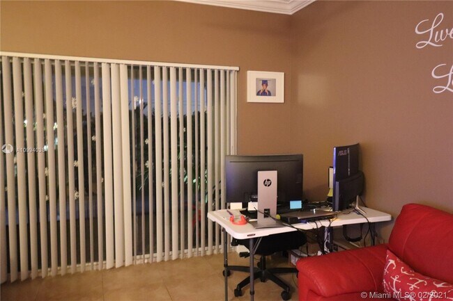 Foto del edificio - 6020 W Sample Rd