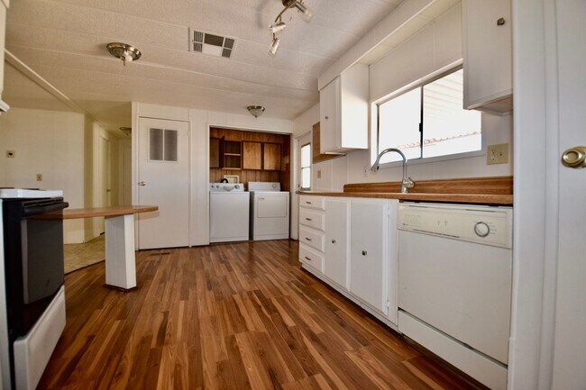 Building Photo - 3 bed 2 bath Mesa home in a quiet neighbor...
