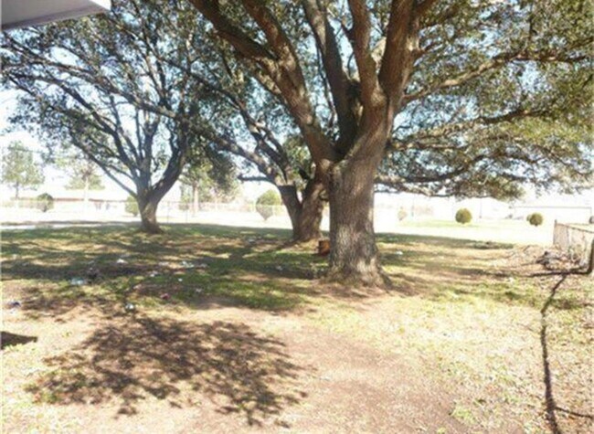 Foto del edificio - 140 Henderson St