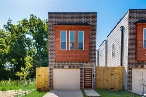 Building Photo - 2226 Dyson St
