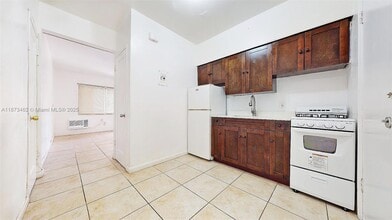 Building Photo - 2499 SW 27th St