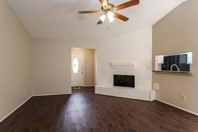 Foto del edificio - 12714 Glenhollow Dr