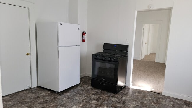 Building Photo - 2119 S Walnut St