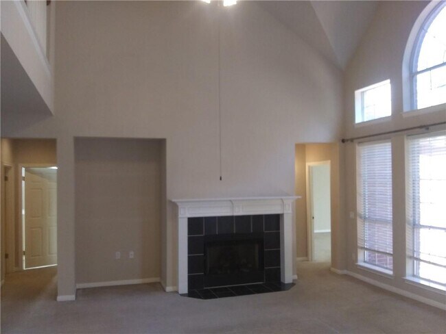Building Photo - 10620 Chestnut Ridge Rd