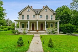 Building Photo - 52 Orchard Ridge Rd