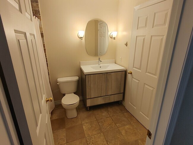 Photo du bâtiment - Townhome – 2 Bdrm + Loft + Den - Junction ...