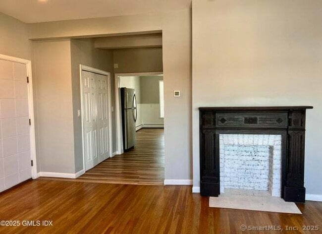 Building Photo - 300 Soundview Ave
