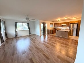 Building Photo - 316 Lau Manamana St