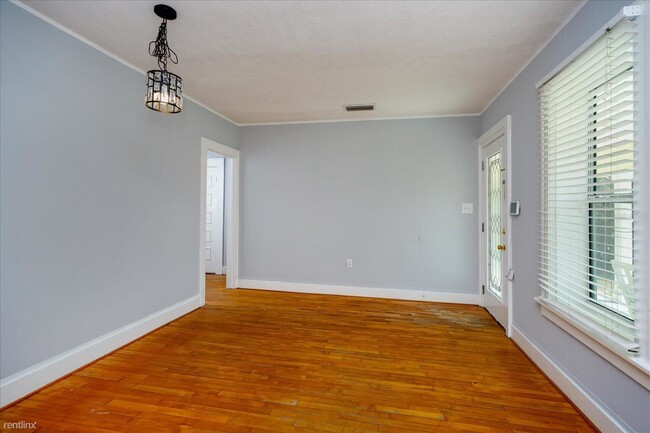 Building Photo - 4 br, 2 bath House - 811 N Disston Avenue