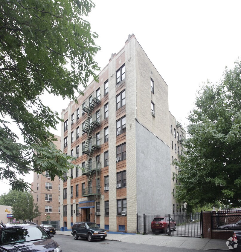 Building Photo - 464 E 159th St