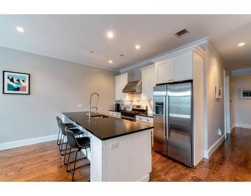 Foto principal - 376 W Broadway