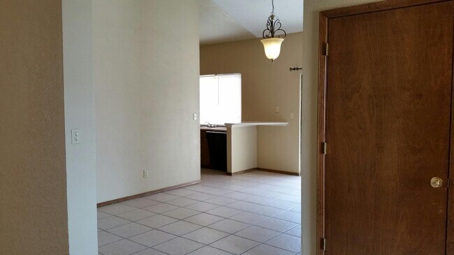Building Photo - 11440 Beach Front Dr