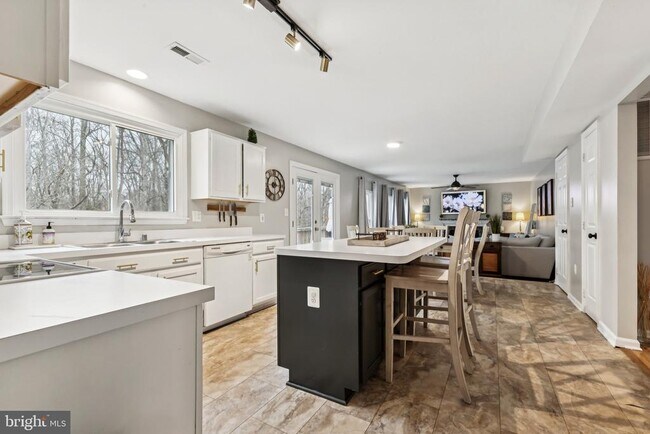 Foto del edificio - 14 Willow Glen Ct