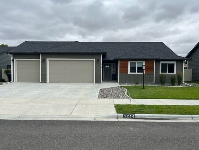 Foto del edificio - Beautiful West End Newer Home!