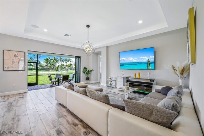 Foto del edificio - 15495 Rio Ponace Ct