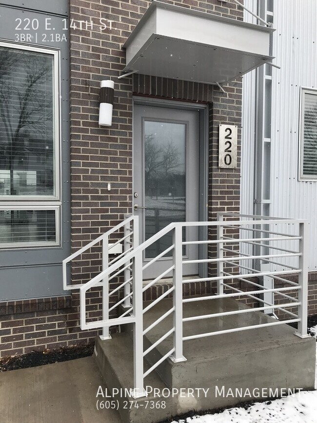 Foto del edificio - 3 Bed/2.5 Bath Townhome in Downtown Sioux ...