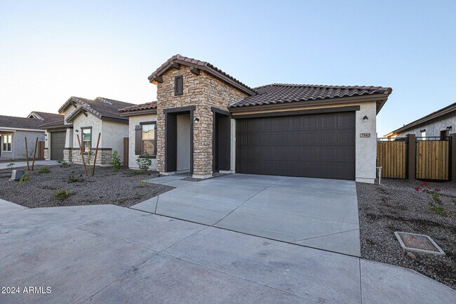 Building Photo - 7943 W Frier Dr
