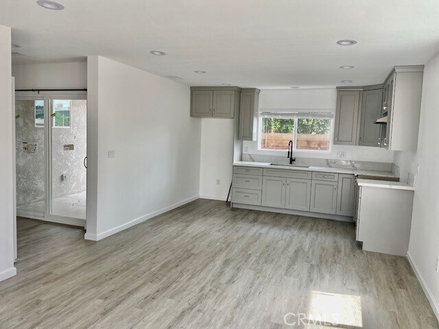 Foto del edificio - 5948 Dagwood Ave