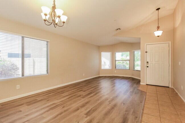 Foto del edificio - 8026 S 48th Dr