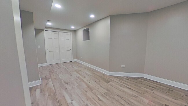 Foto del edificio - 736 W Briar Pl
