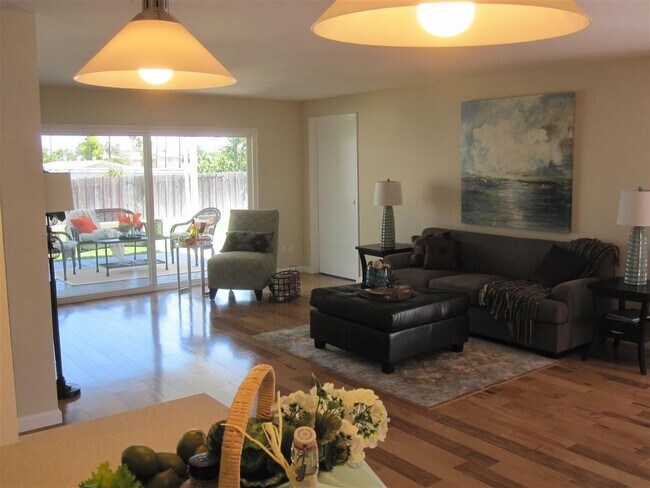 Foto del edificio - Lovely 3 bedroom home with an open floor plan