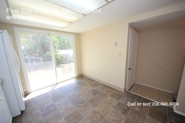Building Photo - 4862 Cole St