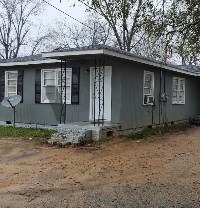 Primary Photo - North Franklin Duplex