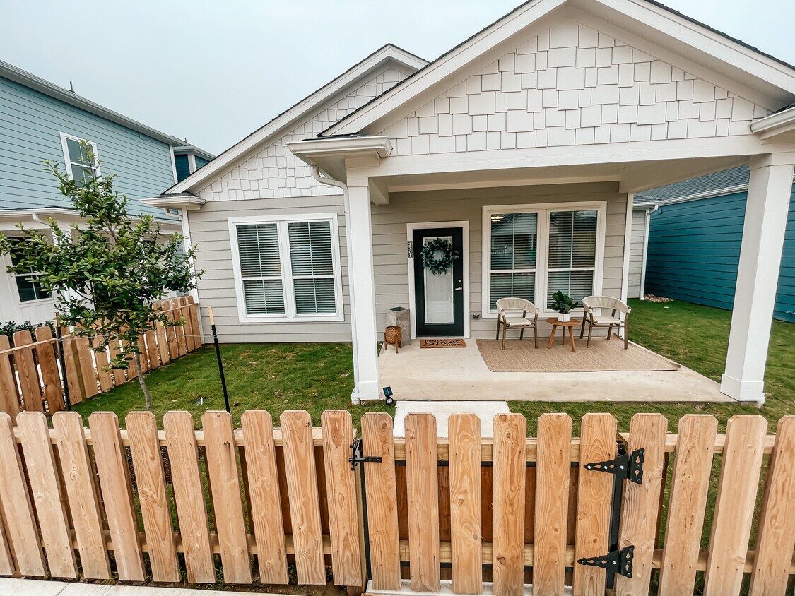 The Cottage Green Apartments at 15770 Old Conroe Rd Conroe, TX