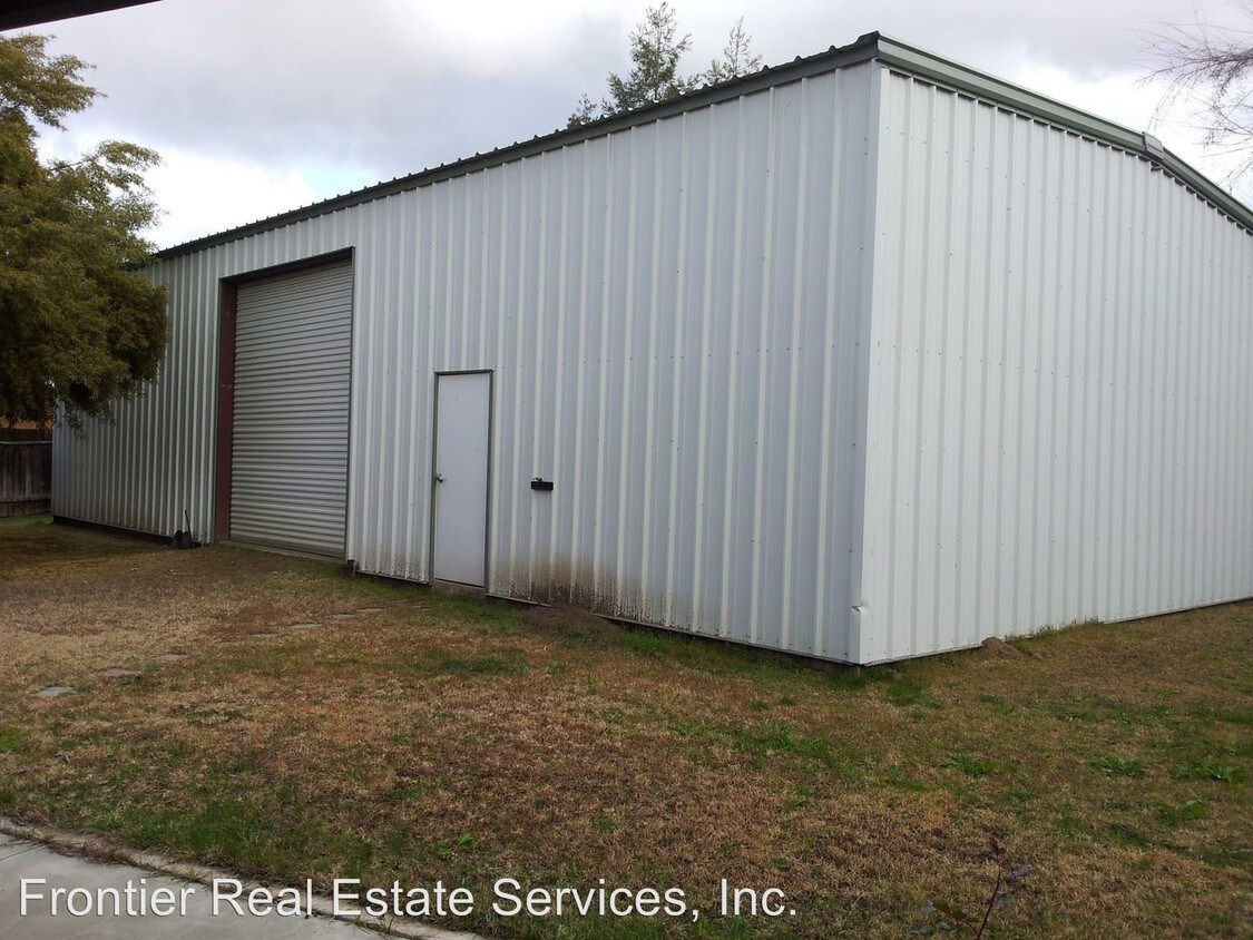 Building Photo - 3 br, 2.5 bath House - 10100 Michele Avenue