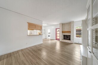 Building Photo - 10732 Briar Forest Dr